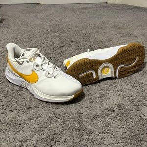 Mens size 12 Nike air zoom GP tennis shoes.